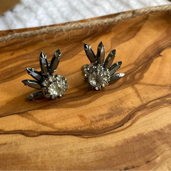 Vintage Juliana-Style Elegant Silver and Black Crystal Earrings - Picture 3 of 6